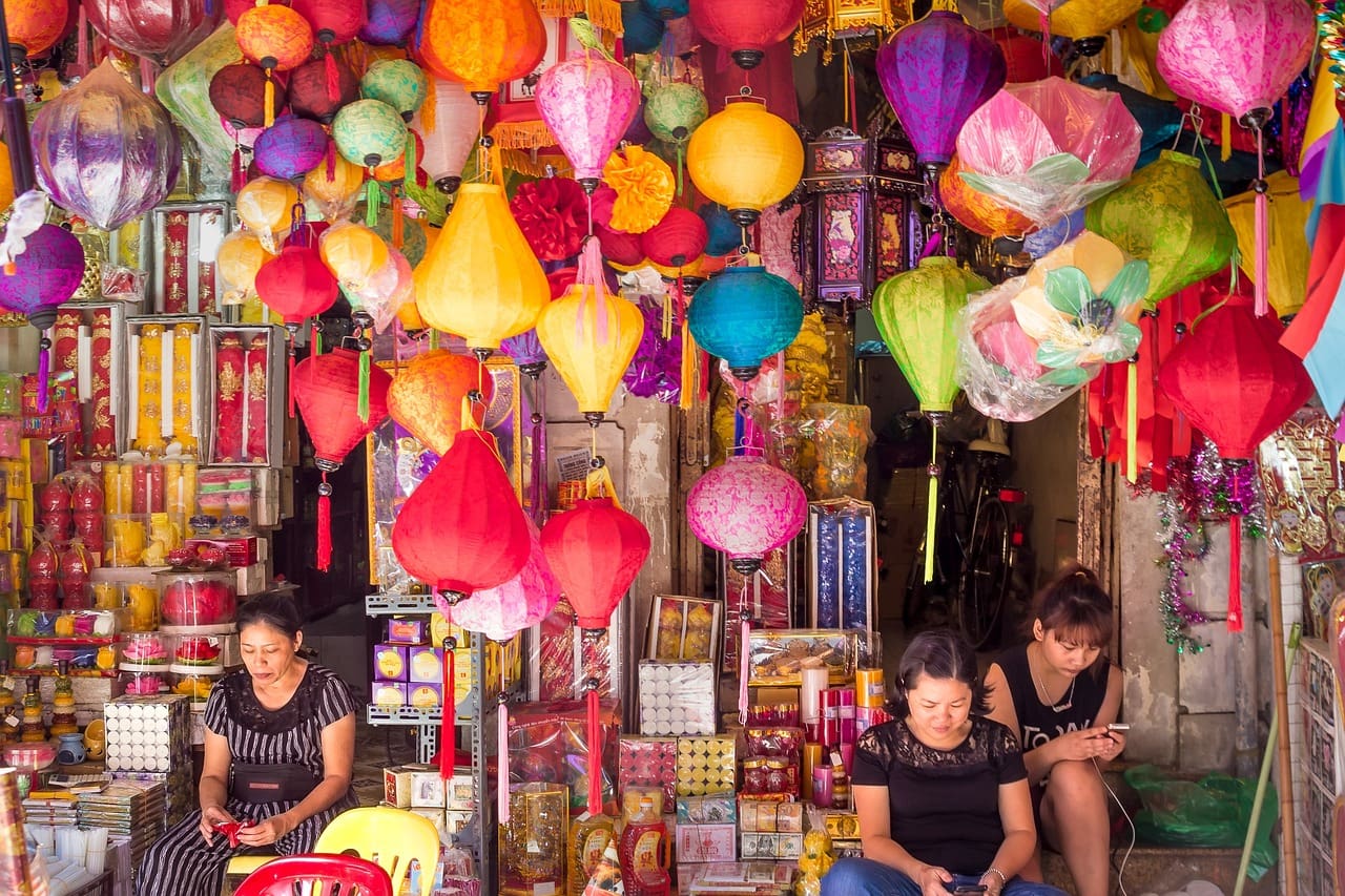 From Side Hustle to Success: Empowering Women Entrepreneurs From Side Hustle to Success: Empowering Women Entrepreneurs
