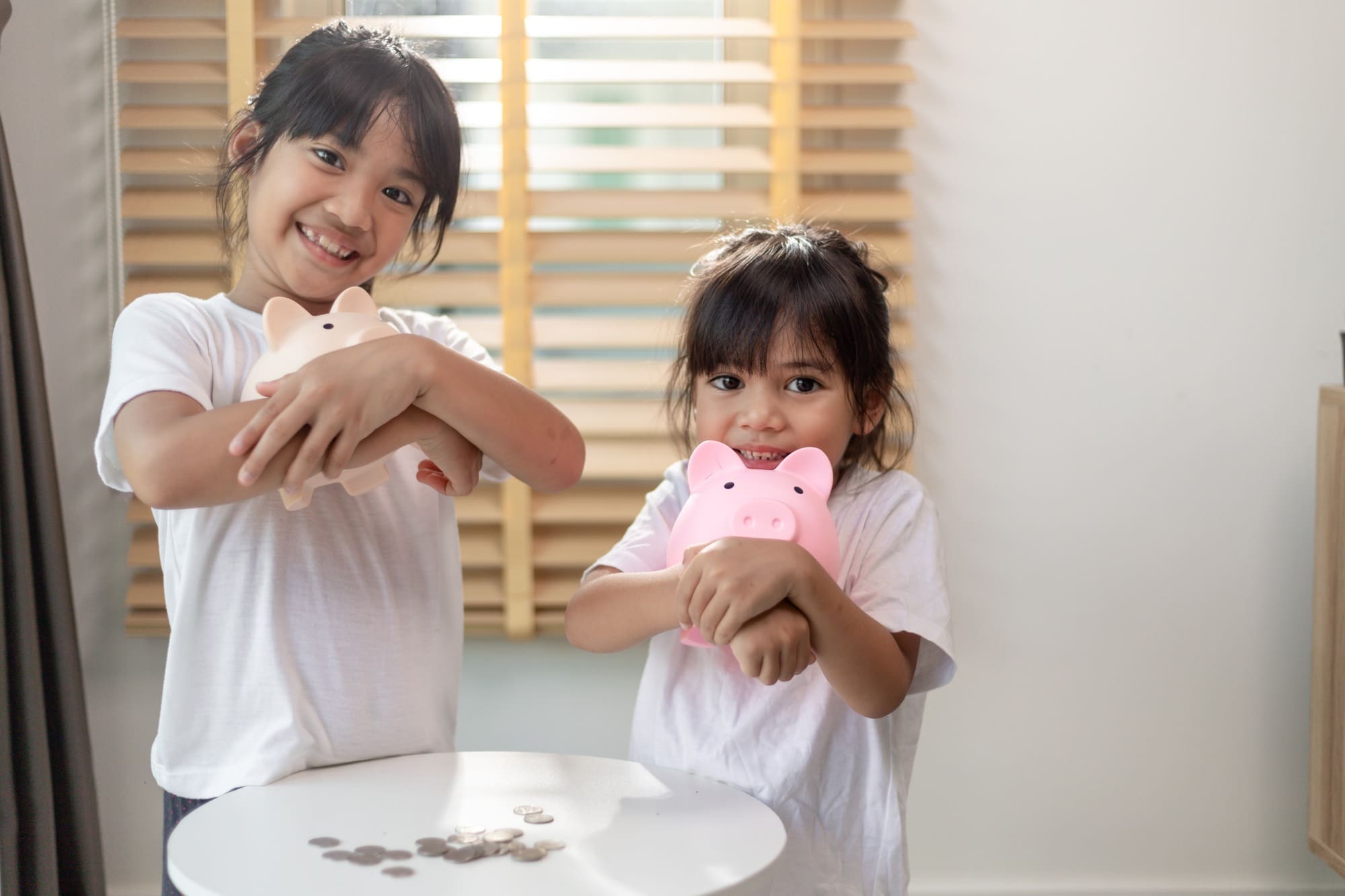 Money Smarts: A Parent’s Guide to Teaching Kids Financial Responsibility